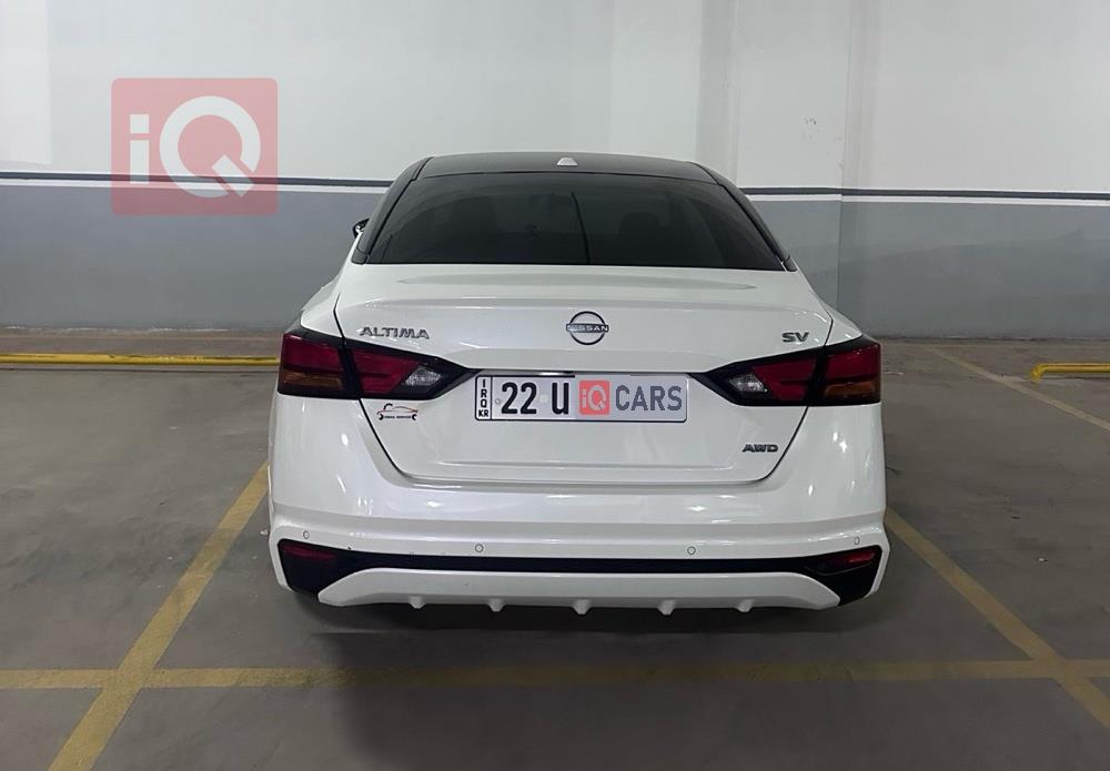 نيسان ألتيما